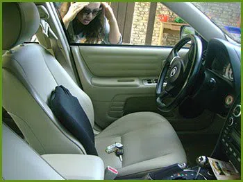 Neighborhood Locksmith Services St Johns, FL 904-572-3713 - 20-keys-locked-in-car